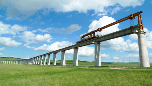 锡乌铁路浑德伦2#特大桥架梁稳步推进